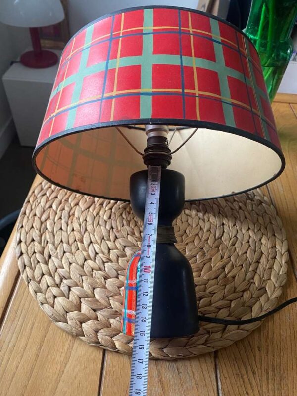 Adorable lampe, céramique noir mat et  motif écossais brillant // année 50 – Image 2